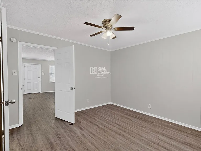 1585 N Mill St — Photo 13