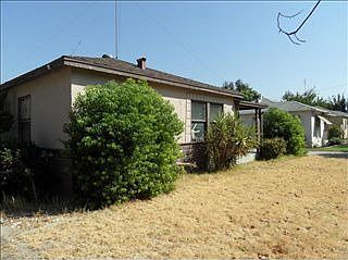 4th image of 3445 E Lamona Ave