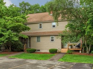 22 Macintosh Ln, Leominster, MA 01453