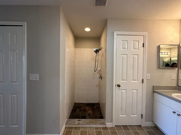 1123 Doncaster Ct — Photo 22