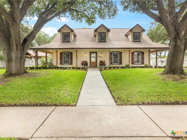 203 Champions Row, Victoria, TX 77904