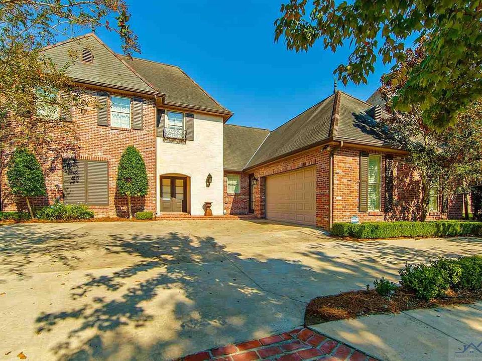 1st image of 126 Versailles Dr