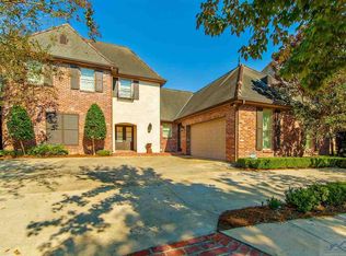 126 Versailles Dr, Houma, LA 70360