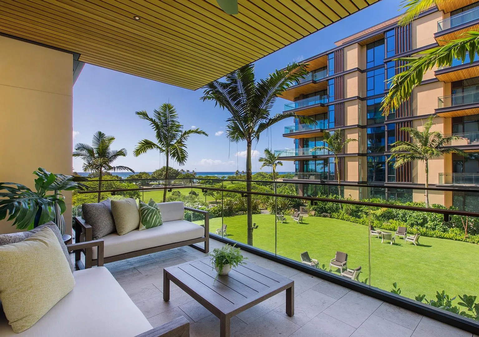 Ocean view, Condo, Lanai, Resort amenities, Chic luxury, Park Lane Palm Resort — Photo 1