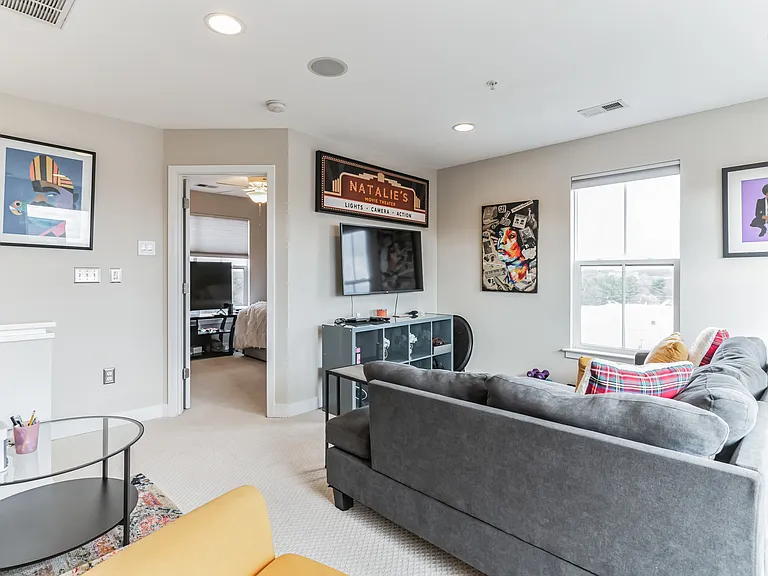 4560 Longfellow St — Photo 28