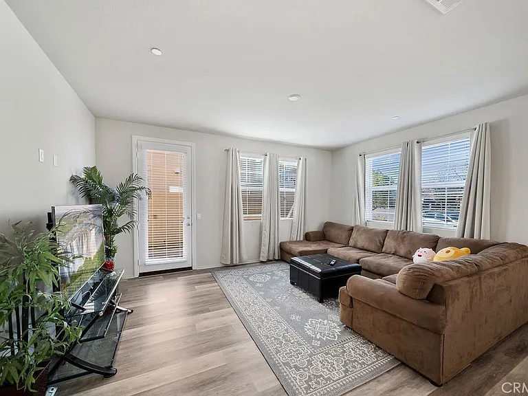 40114 Calle Real — Photo 7