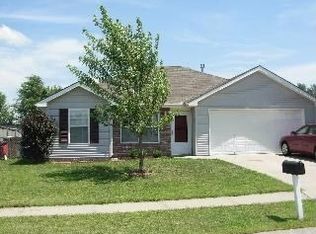 411 SW Russell St, Oak Grove, MO 64075
