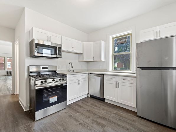 2905 N Bartlett Ave #3