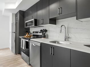 2405 Carlsen, Ottawa, ON K1V 8E9