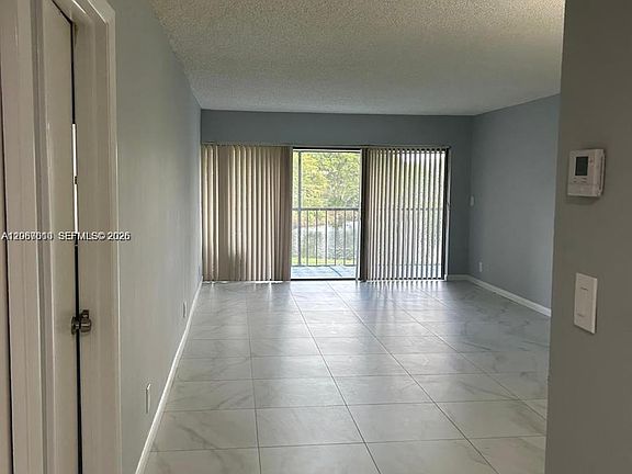 2nd image of 230 Lakeview Dr APT 209