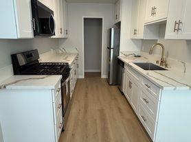 1966 S Robertson Blvd, Los Angeles, CA