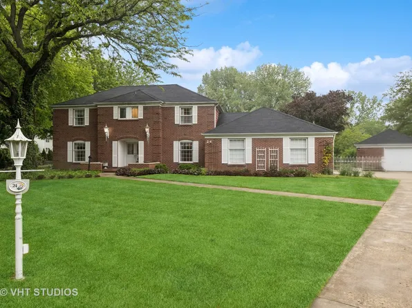 24 Winthrop New Rd, Sugar Grove, IL 60554