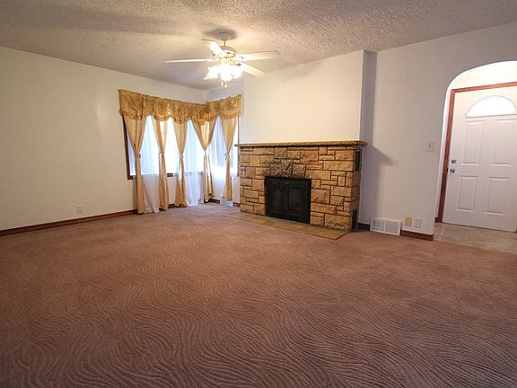 4th image of 1404 N Grand Island Ave