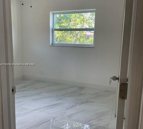 5th image of 2040 NE 1st Ave