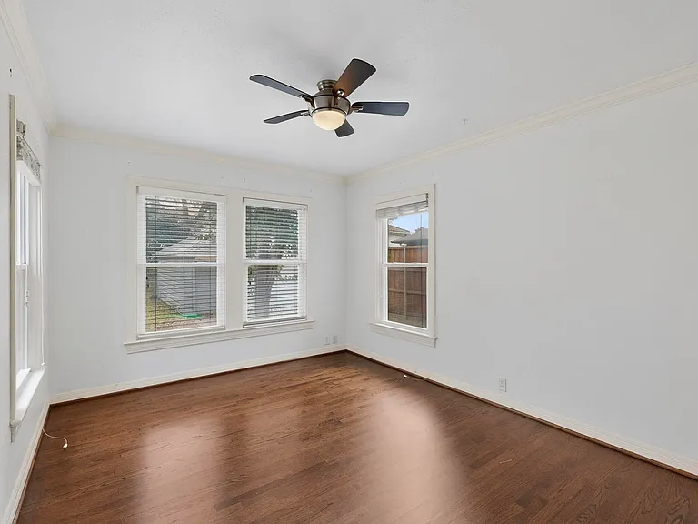 4810 Stanford Ave — Photo 17