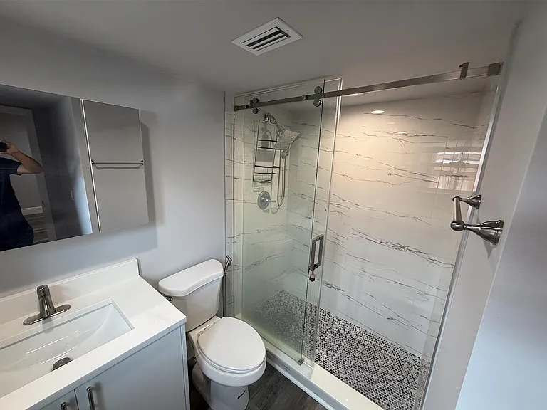 320 SW 1st St #D-4 — Photo 11