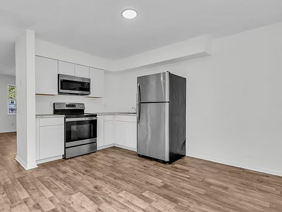 2nd image of 104 Pilcher St #3838af757