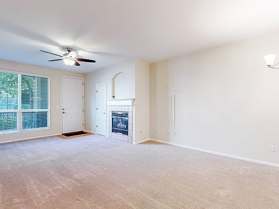 5th image of 4242 S Blackhawk Cir Unit 4D