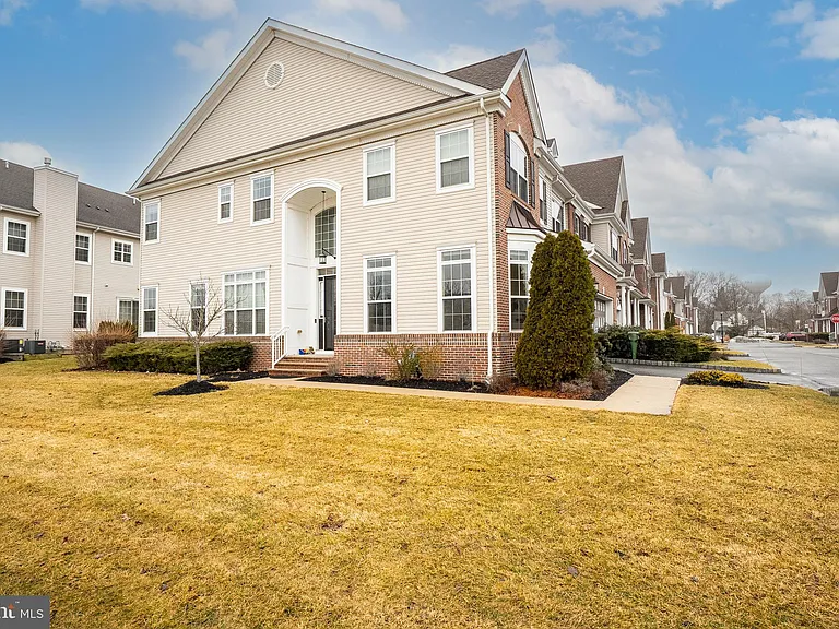 1802 Yearling Ct — Photo 3