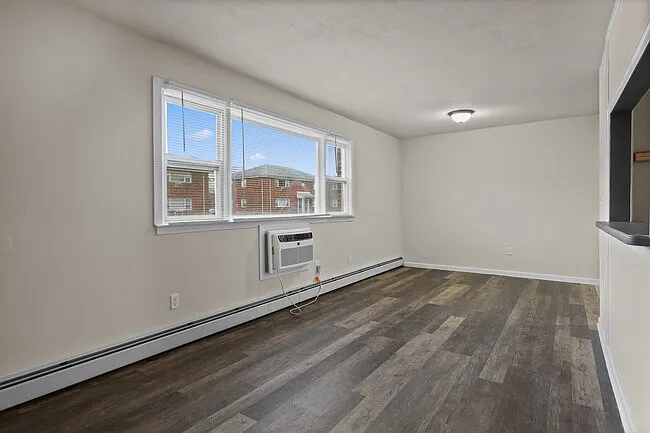 Parkview Apartments — Photo 5