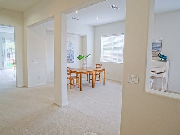 5th image of 20340 Dorothy St