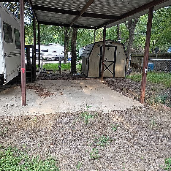Listing photo 4