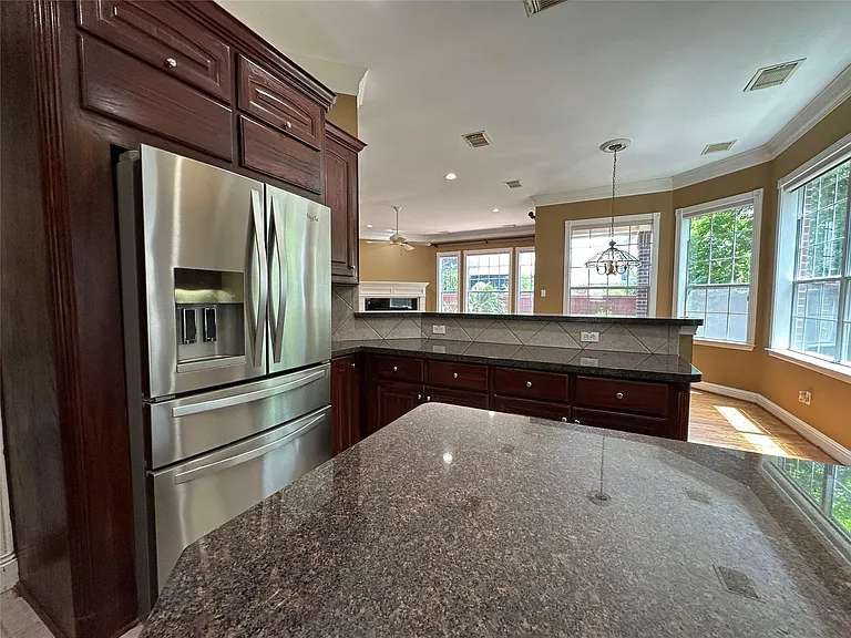 17 Ambleside Crescent Dr — Photo 7