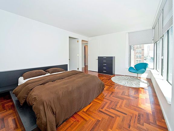 4th image of 250 E 54th St APT 8D