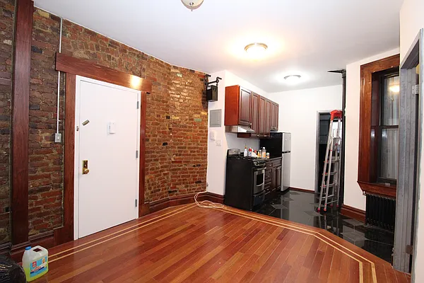 Rented by Compass | media 17