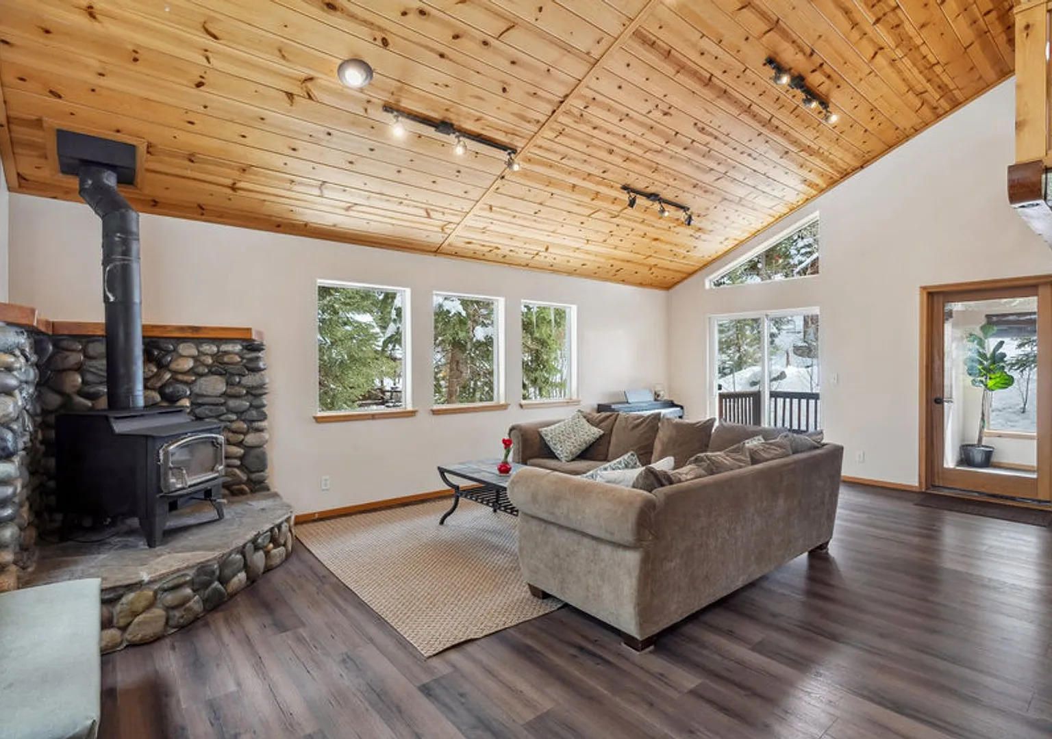 Spacious Prosser Lakeview Estates Long Term Rental — Photo 3