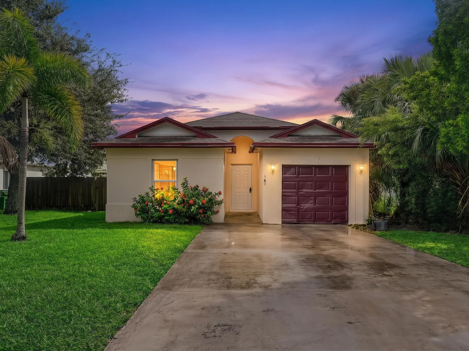 3 bed, 2.0 bath, 1324 sqft, $3,100 — Photo 1