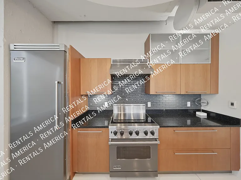 1 E Lexington Ave #905 — Photo 43