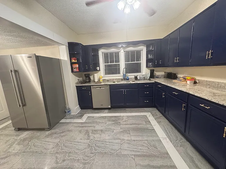 1419 Windsor Ave #5 — Photo 4
