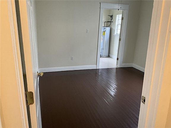 4th image of 927 S Telemachus St