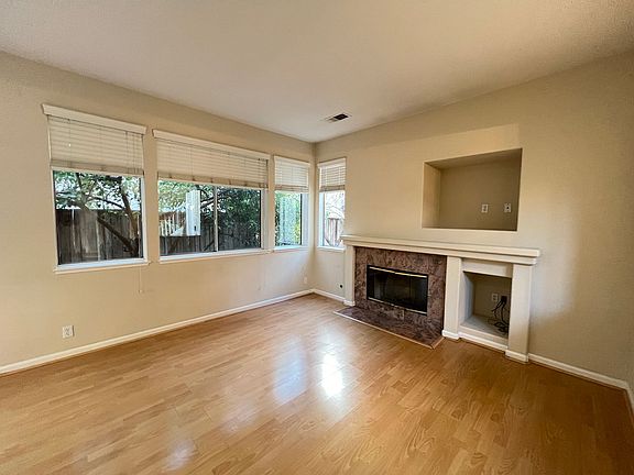 5th image of 805 Bamboo Palm Ct