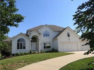 18250 Windsor Dr, Stilwell, KS 66085