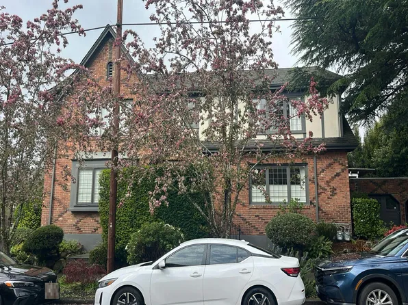 4903 Linden Ave N APT 2, Seattle, WA 98103