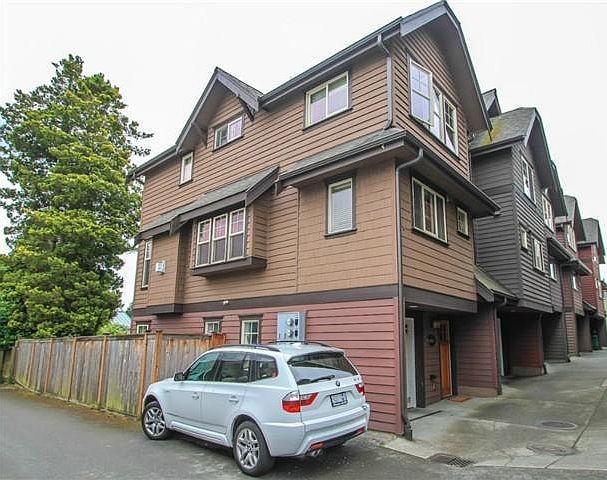 1st image of 9608C Roosevelt Way NE