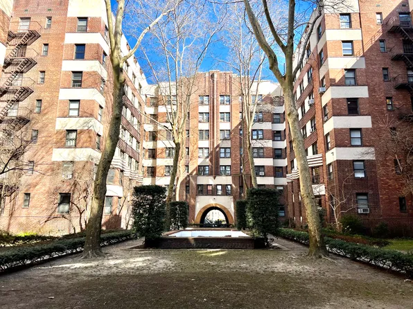 504 Grand Street image 1 of 6