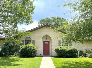 6104 Polly Dr, Texarkana, TX 75503