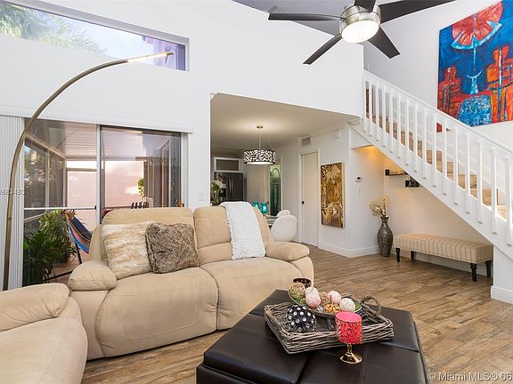 5th image of 1086 SE 6th Ave #0
