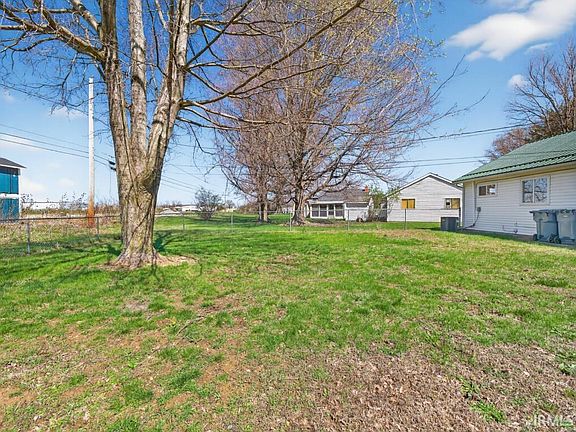 4th image of 855 Chamberlin Ct