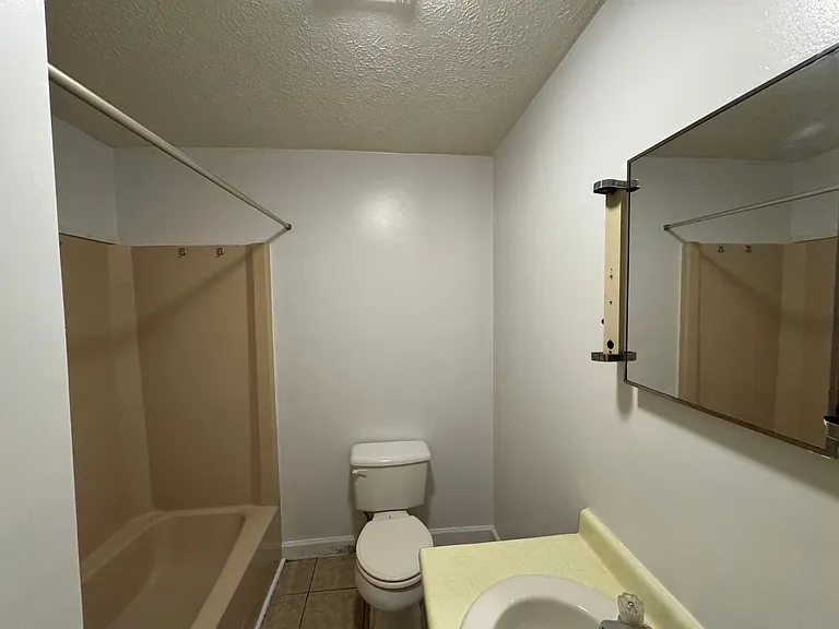 602 Oak Grove Rd — Photo 6