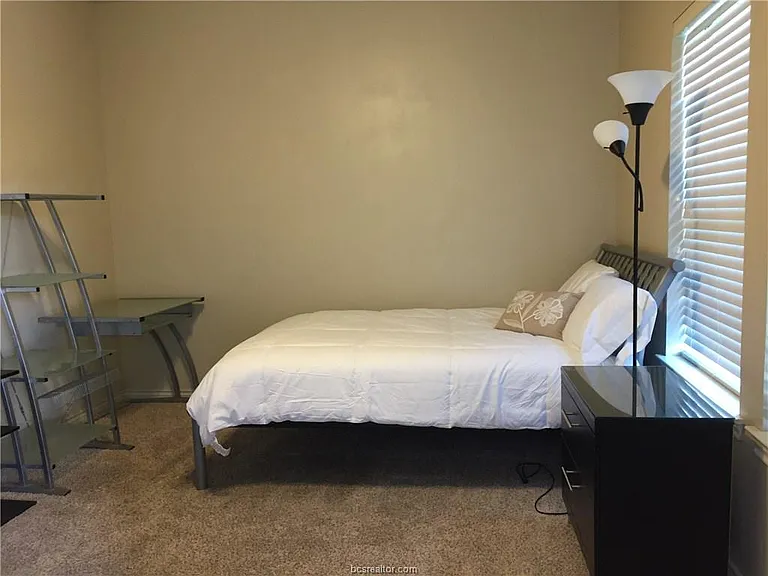 218 Forest Dr — Photo 9