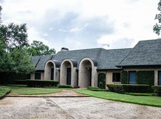 1390 Audubon Pl, Beaumont, TX 77706
