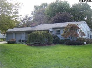 3276 Glen Oaks Dr, Youngstown, OH