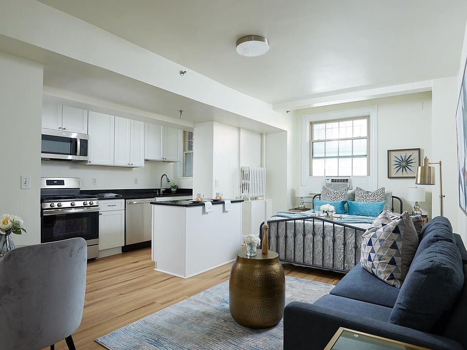 1st image of 1415 Girard St NW #102
