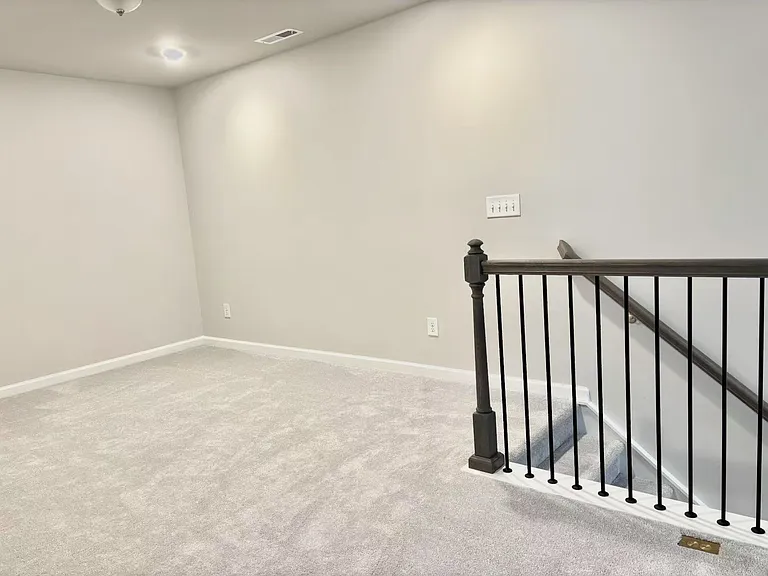 1109 Rosefinch Dr — Photo 2