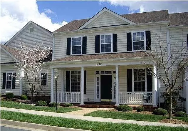 3177 Turnberry Cir photo 1