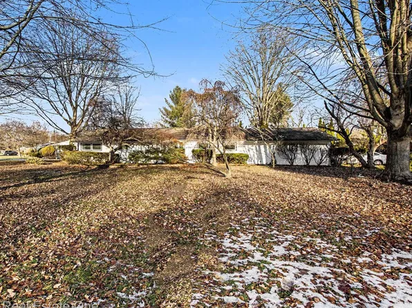 7251 Cottonwood Knl, West Bloomfield, MI 48322